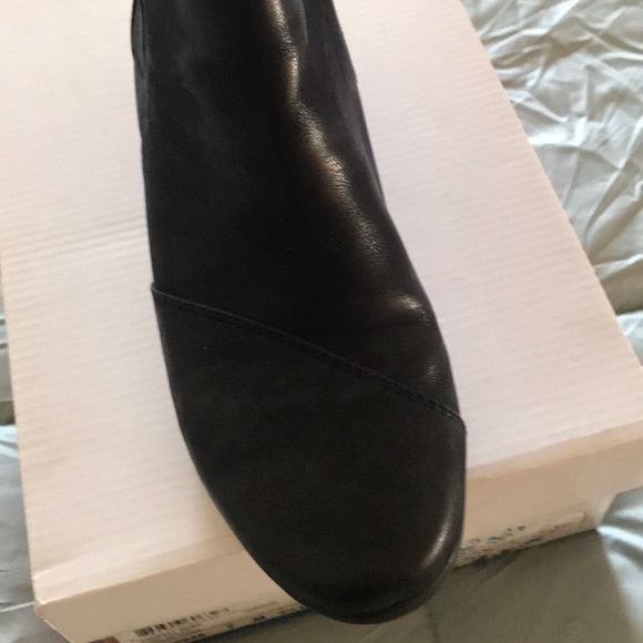 Shoes - Picture 4 of 4